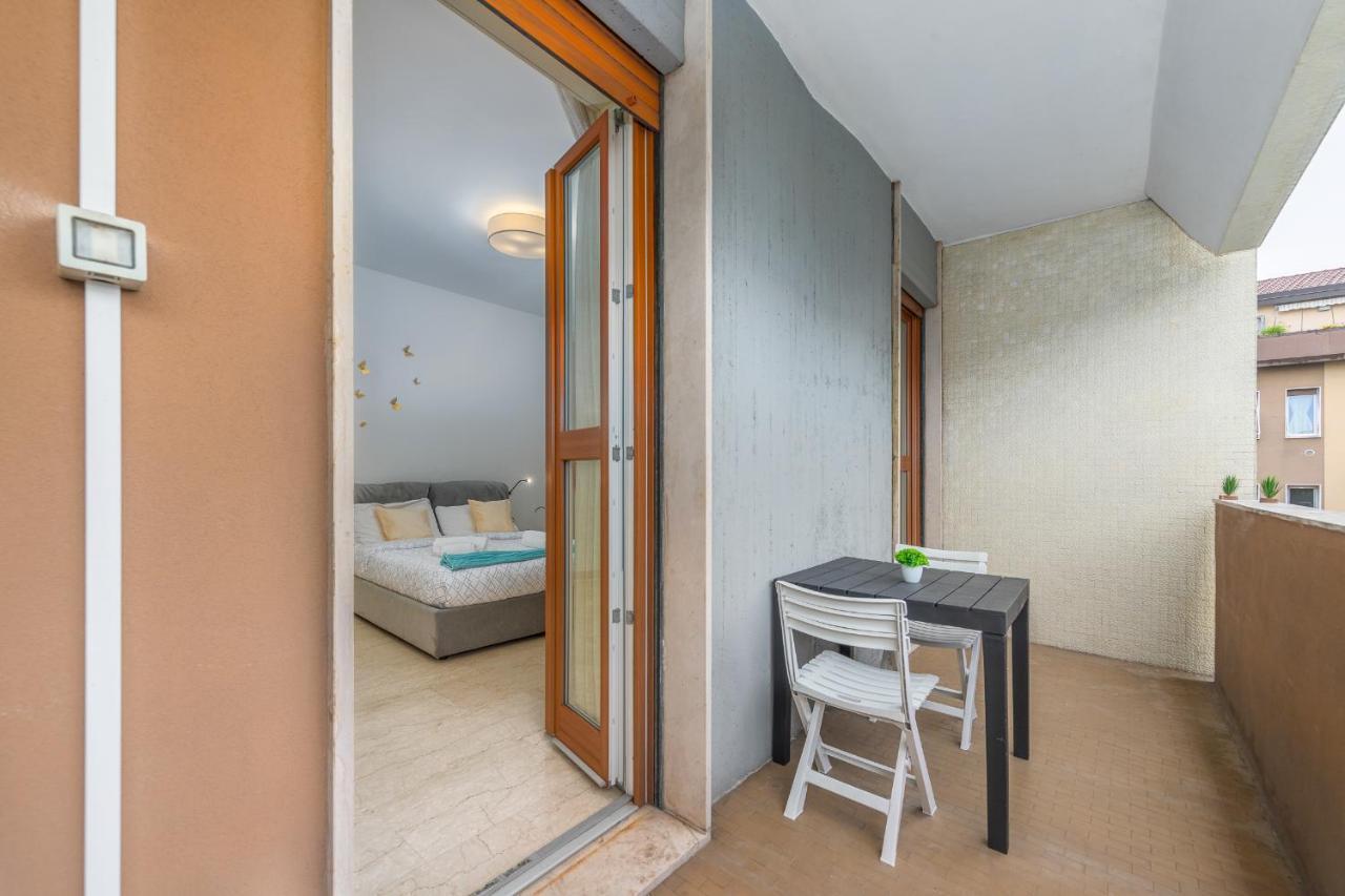 Niguarda-Zara Xxl Home,Two Balconies,Wifi,Family Milan Exterior photo