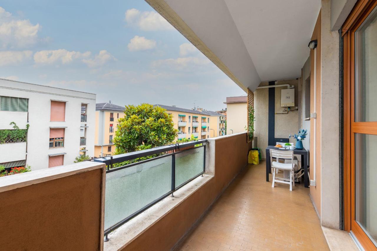 Niguarda-Zara Xxl Home,Two Balconies,Wifi,Family Milan Exterior photo